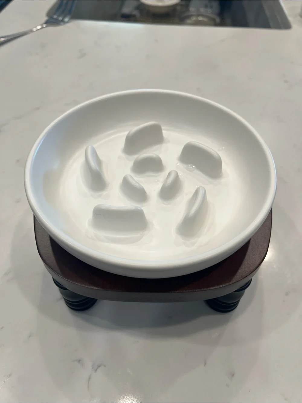 Slow-Feed Cat Bowl with Brown Cat-Shaped Wooden Stand - White Bowl